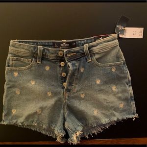 New Hollister cut off embroidered shorts